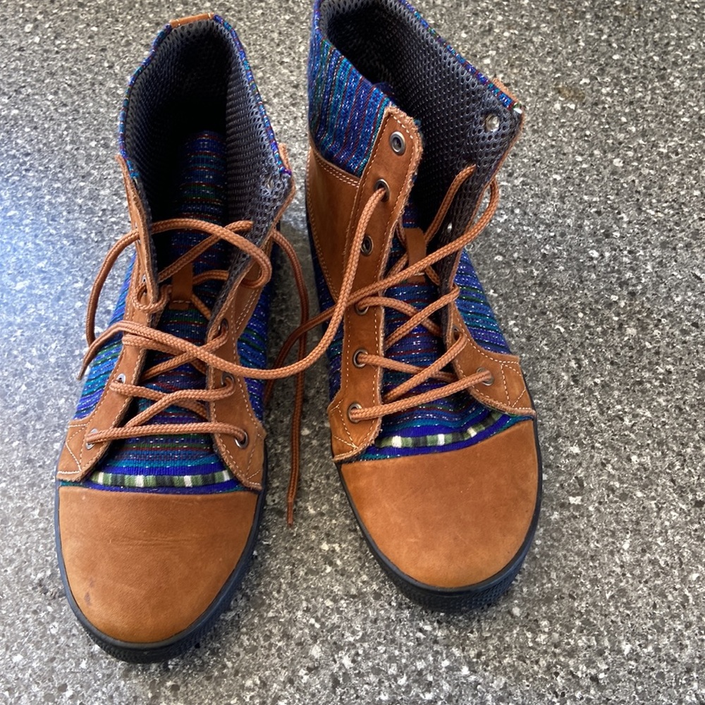 Leather and textiles Chestnut booties ankle boots size 40 or 9 Guatemalan boho